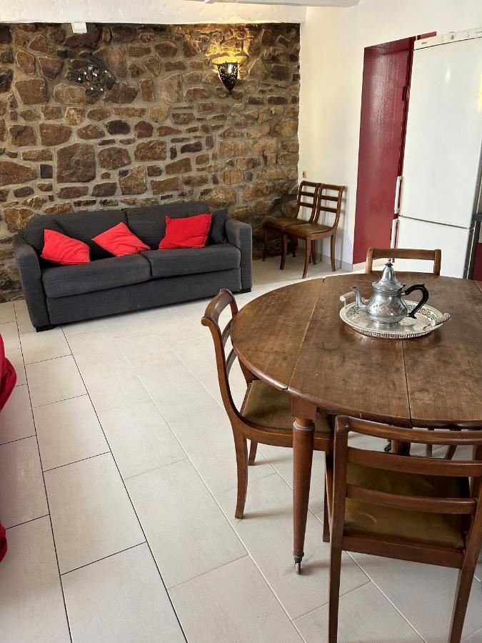 Gite Independant En Duplex Proche Mer Cote De Granit Rose Pleubian Exterior photo